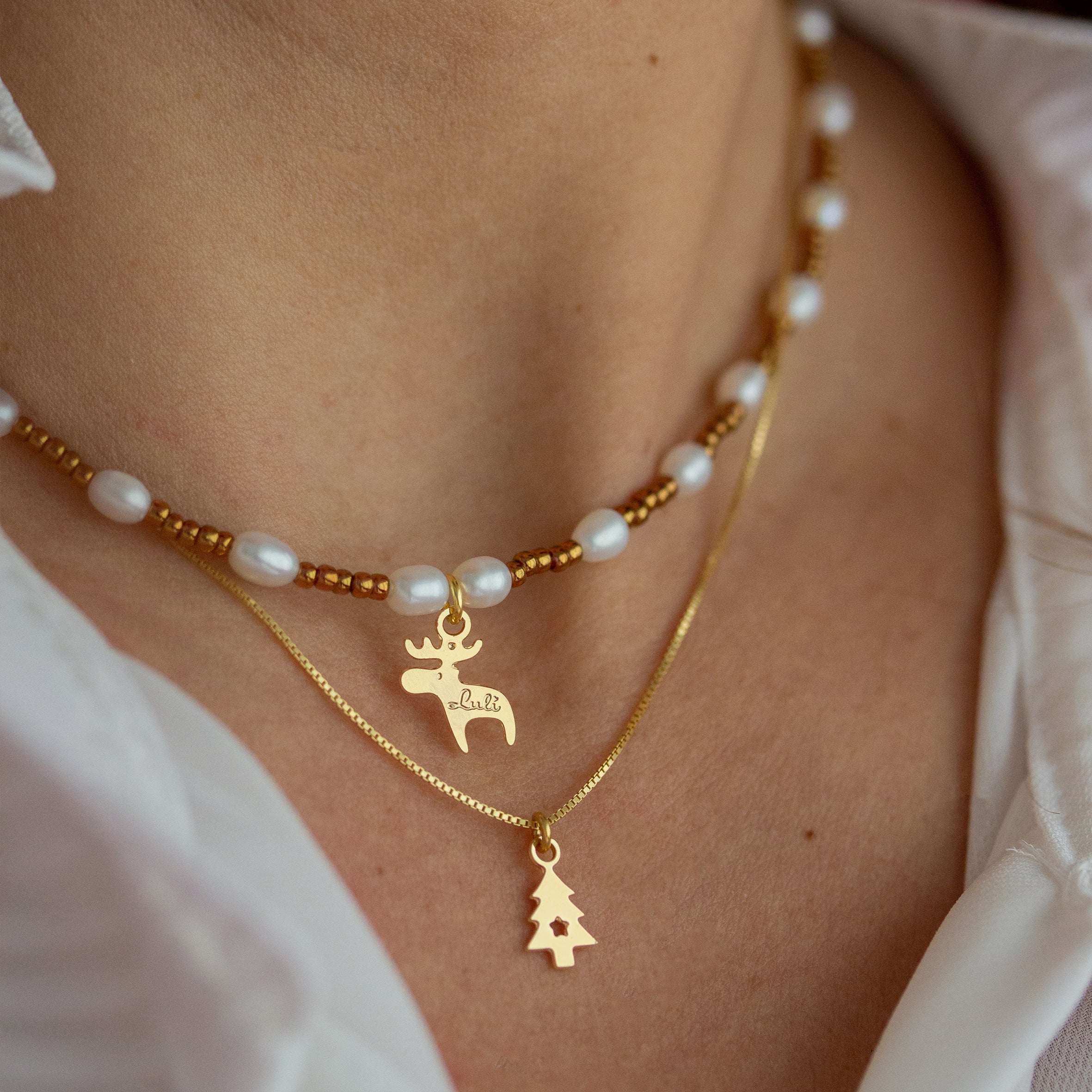 Collana Girocollo Con Perline Colorate E Iniziale, Realizzata A Mano Collana Girocollo Con Perline Colorate E Iniziale, Realizzata A Mano